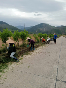 HỘI LIÊN HIỆP PHỤ NỮ XÃ QUẢNG LA TÍCH CỰC TRONG CÔNG TÁC VỆ SINH MÔI TRƯỜNG TRÊN ĐỊA BÀN XÃ 